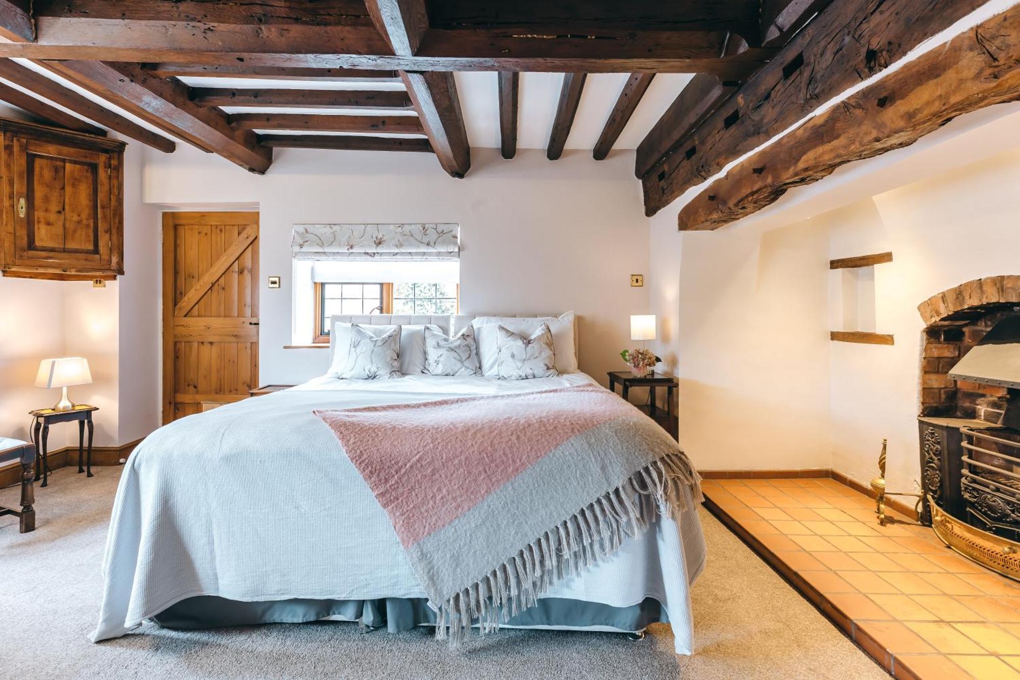 High Grosvenor House With Rose And Heath Cottages Bridgnorth Exteriör bild
