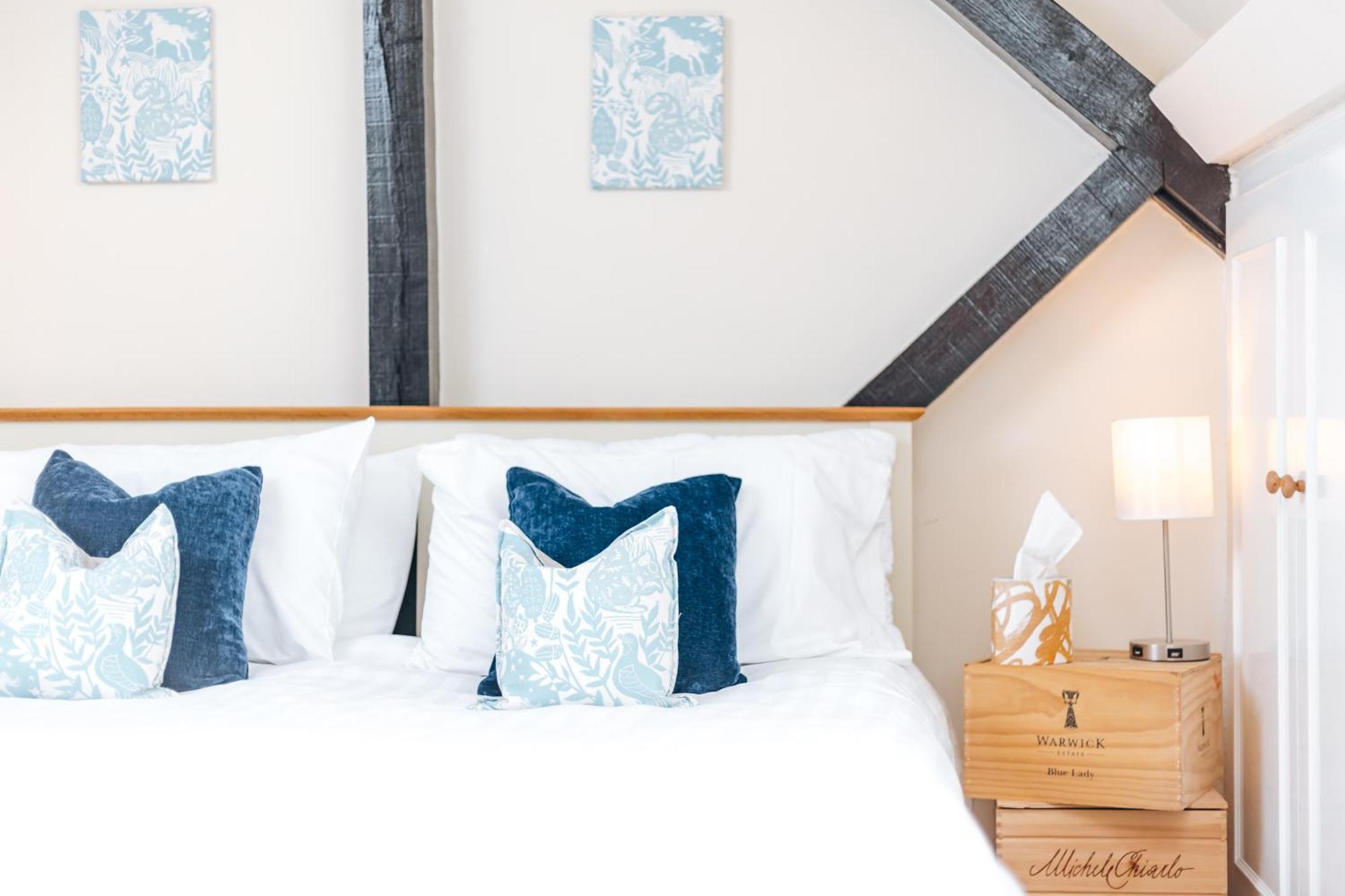 High Grosvenor House With Rose And Heath Cottages Bridgnorth Exteriör bild