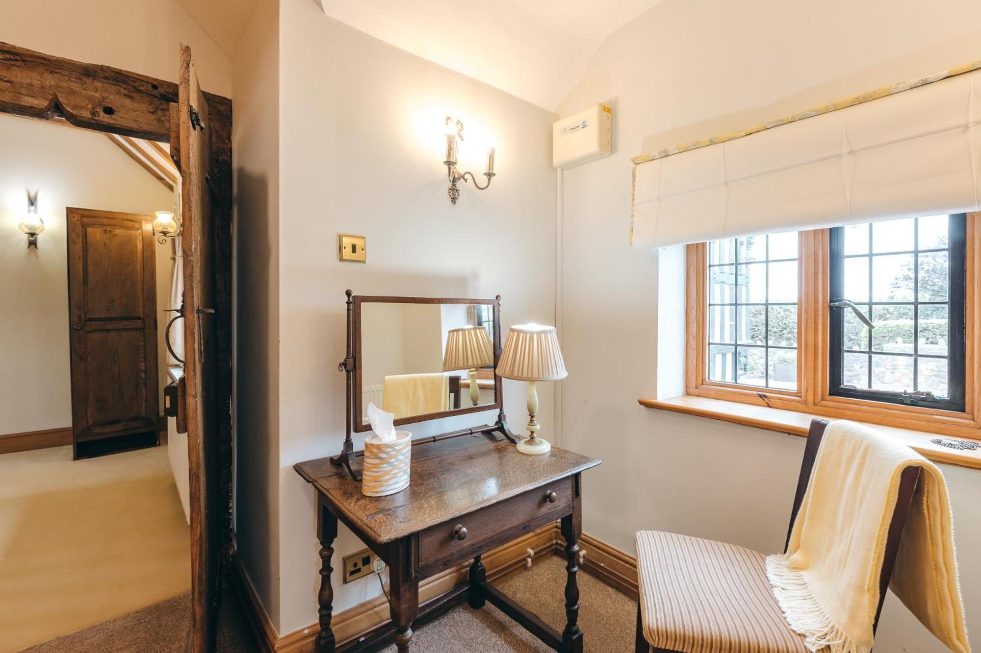 High Grosvenor House With Rose And Heath Cottages Bridgnorth Exteriör bild