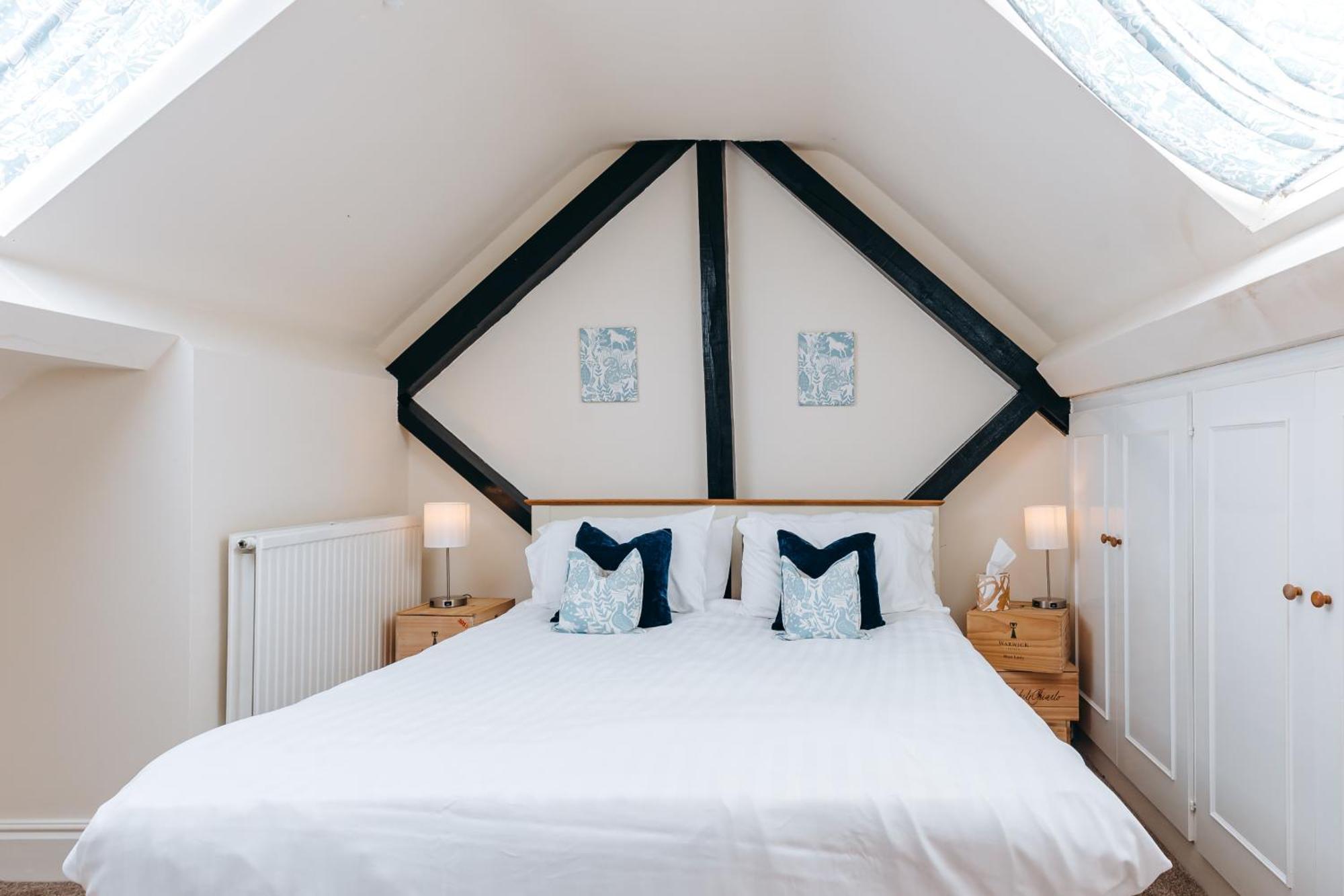 High Grosvenor House With Rose And Heath Cottages Bridgnorth Exteriör bild