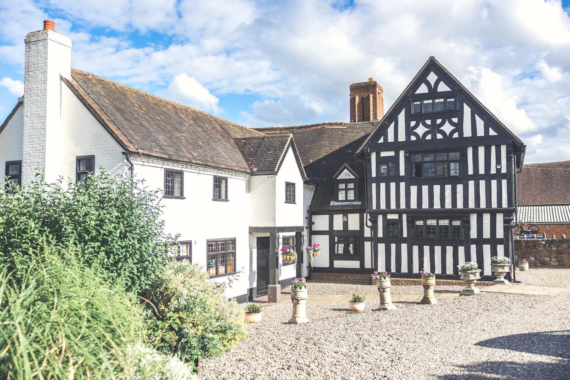 High Grosvenor House With Rose And Heath Cottages Bridgnorth Exteriör bild